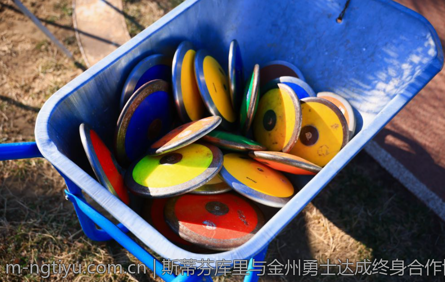 斯蒂芬库里与金州勇士达成终身合作协议