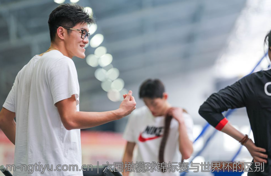 六国橄榄球锦标赛与世界杯的区别